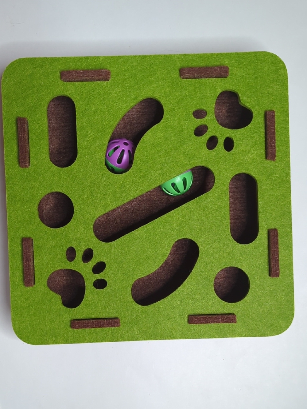 Interactive Cat Toy Puzzle Felt Maze Box Moving Balls With Bells